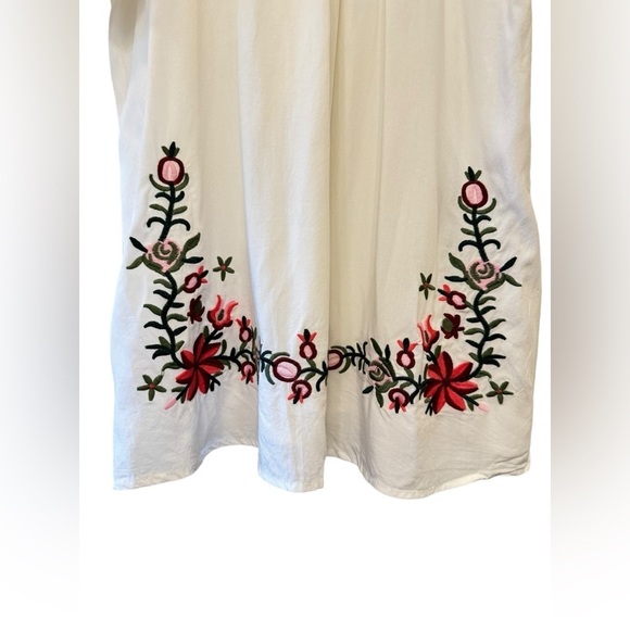 Embroidered lightweight Summer Dress - Picture 3 of 6